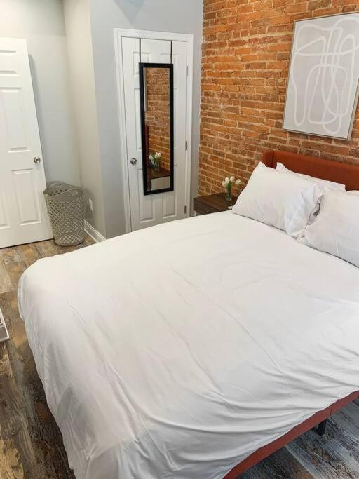 Cozy Modern Apt In The Heart Of Fells Point! Baltimore Exterior photo